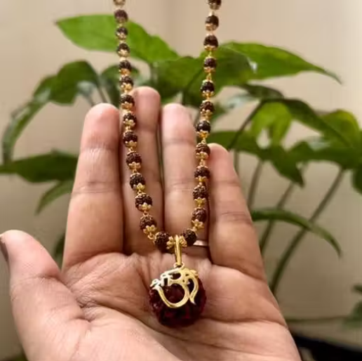 Rudraksha Pendant with Om Shree Design